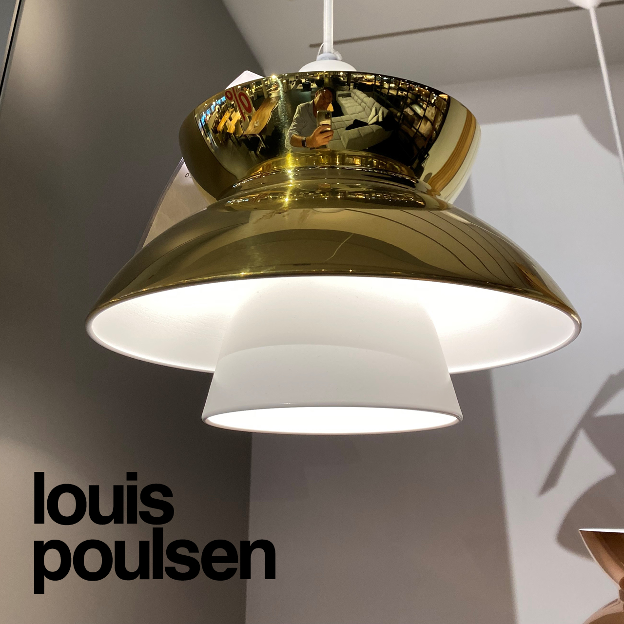 Designerleuchte Doo Wop Messing von Louis Poulsen