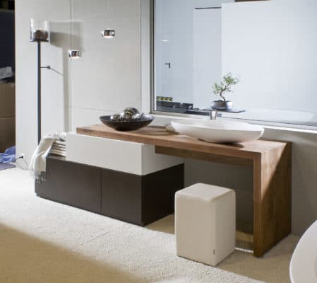 Pomp Hocker
